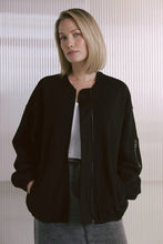 Lade das Bild in den Galerie-Viewer, Heavy Sweat Bomber Mit Woke Foil Druck
