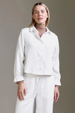 Lade das Bild in den Galerie-Viewer, Cropped Cordjacke Mit Brusttasche
