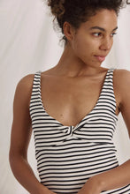 Lade das Bild in den Galerie-Viewer, Ringel Kleid Mit Detail Am Bustier
