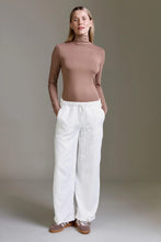 Lade das Bild in den Galerie-Viewer, Cordhose mit Tunnelzug
