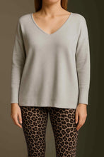 Lade das Bild in den Galerie-Viewer, Cozy Langarmshirt Mit V-Hals,
