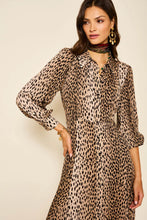 Lade das Bild in den Galerie-Viewer, Maddison Shirt Dress
