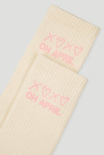 Lade das Bild in den Galerie-Viewer, Arden Long Ripped Socks Ivory
