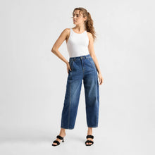 Lade das Bild in den Galerie-Viewer, MOONDUST Barrel Leg Jeans von DAWN
