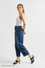 Lade das Bild in den Galerie-Viewer, MOONDUST Barrel Leg Jeans von DAWN