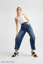 Lade das Bild in den Galerie-Viewer, MOONDUST Barrel Leg Jeans von DAWN