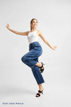 Lade das Bild in den Galerie-Viewer, MOONDUST Barrel Leg Jeans von DAWN