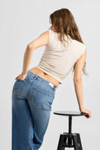 Lade das Bild in den Galerie-Viewer, TWEET Jeans Retro Flared Leg von DAWN