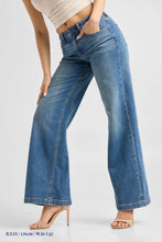 Lade das Bild in den Galerie-Viewer, TWEET Jeans Retro Flared Leg von DAWN