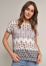 Lade das Bild in den Galerie-Viewer, T-Shirt mit geometrischem Print
