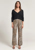 Hose mit Leoprint