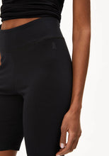 Lade das Bild in den Galerie-Viewer, NEDAA LITAA SHORTS in 2 Farben