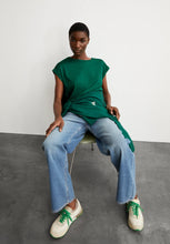 Lade das Bild in den Galerie-Viewer, IDAARA STRIPES T-SHIRT
