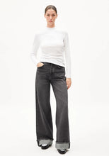 Lade das Bild in den Galerie-Viewer, FATIMAARA Longsleeve aus Bio-Baumwoll Mix in 2 Farben
