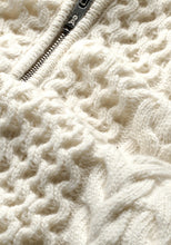 Lade das Bild in den Galerie-Viewer, OLAIAAS CABLE  Pullunder
