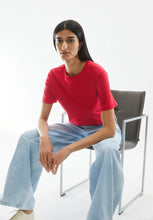 Lade das Bild in den Galerie-Viewer, LUALAA T-SHIRT IN 2 FARBEN
