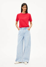 Lade das Bild in den Galerie-Viewer, LUALAA T-SHIRT IN 2 FARBEN
