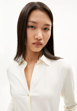 Lade das Bild in den Galerie-Viewer, NALAANNIA BLUSE