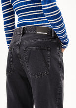 Lade das Bild in den Galerie-Viewer, HAAYI LOW WAIST BAGGY JEANS in 2 Farben