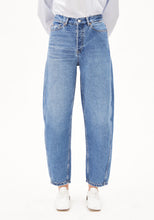 Lade das Bild in den Galerie-Viewer, BAARLY BARREL JEANS  100% recycelte Baumwolle Non Stretch