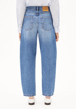 Lade das Bild in den Galerie-Viewer, BAARLY BARREL JEANS  100% recycelte Baumwolle Non Stretch