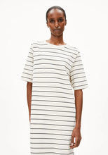 Lade das Bild in den Galerie-Viewer, XELINAA FEIN STRIPE MIDI-KLEID