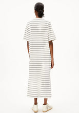 Lade das Bild in den Galerie-Viewer, XELINAA FEIN STRIPE MIDI-KLEID