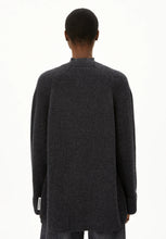 Lade das Bild in den Galerie-Viewer, WARDAA  Strickjacke aus Bio-Woll Mix
