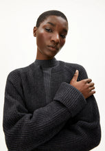 Lade das Bild in den Galerie-Viewer, WARDAA  Strickjacke aus Bio-Woll Mix
