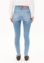 Lade das Bild in den Galerie-Viewer, INGAA HIGH WAIST SKINNY JEANS