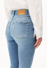 Lade das Bild in den Galerie-Viewer, INGAA HIGH WAIST SKINNY JEANS