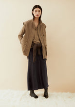 Lade das Bild in den Galerie-Viewer, ARMEDANGELS LENOVAA SATIN SLIP SKIRT in Dark Steel – Ansicht 4