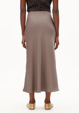 Lade das Bild in den Galerie-Viewer, LENOVAA SATIN ROCK