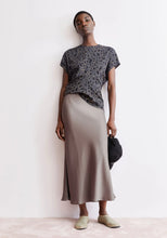 Lade das Bild in den Galerie-Viewer, LENOVAA SATIN ROCK