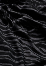 Lade das Bild in den Galerie-Viewer, CALUNAA ZEBRARAA  Longsleeve
