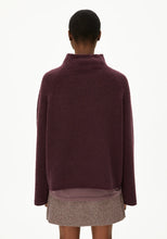 Lade das Bild in den Galerie-Viewer, ICONIC Å MONALAA BOUCLÉ  Pullover aus Woll Mix
