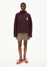 Lade das Bild in den Galerie-Viewer, ICONIC Å MONALAA BOUCLÉ  Pullover aus Woll Mix
