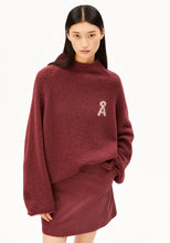 Lade das Bild in den Galerie-Viewer, ICONIC BLOUCLE KNIT SWEATER in 2 Farben