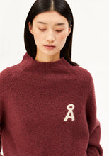 Lade das Bild in den Galerie-Viewer, ICONIC BLOUCLE KNIT SWEATER in 2 Farben