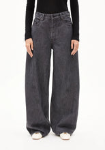 Lade das Bild in den Galerie-Viewer, AALTHEA MID WAIST BARREL JEANS
