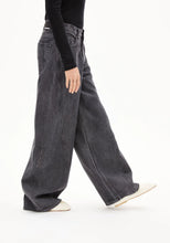 Lade das Bild in den Galerie-Viewer, AALTHEA MID WAIST BARREL JEANS