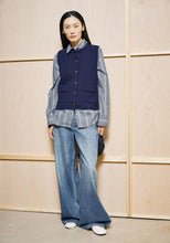 Lade das Bild in den Galerie-Viewer, Compact Crew Knit Vest tinted navy