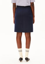 Lade das Bild in den Galerie-Viewer, Compact Knit Skirt tinted navy