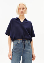 Lade das Bild in den Galerie-Viewer, Compact Polo Knit Sweater tinted navy