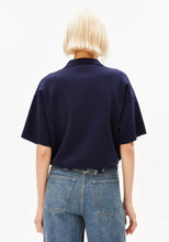 Lade das Bild in den Galerie-Viewer, Compact Polo Knit Sweater tinted navy