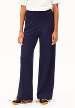 Lade das Bild in den Galerie-Viewer, Basic Jersey Wide Leg Pant tinted navy