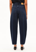 Lade das Bild in den Galerie-Viewer, BAARLY BARREL JEANS  in 2 Waschungen