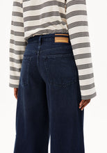 Lade das Bild in den Galerie-Viewer, ASTRAEAAS WIDE LEG JEANS in verschiedenen Waschungen
