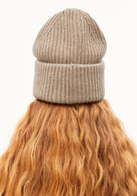 Lade das Bild in den Galerie-Viewer, Iconic A Wool Hat in verschiedenen Farben
