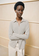 Lade das Bild in den Galerie-Viewer, NALAANNIA Stripe Blouse aus  Bio-Baumwoll Mix